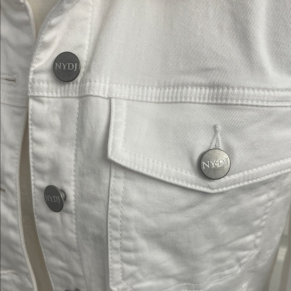 NWOT Women's White Denim Jacket Fitted Silver Buttons Size XS - Picture 4 of 15